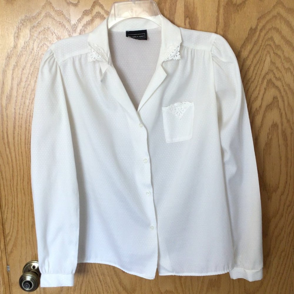 Chain Gang California - Vintage Cream colored blouse with lace accents